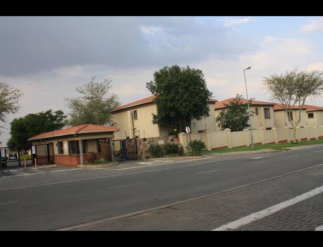 2 BEDROOM APARTMENT FOR SALE IN NOORDWYK